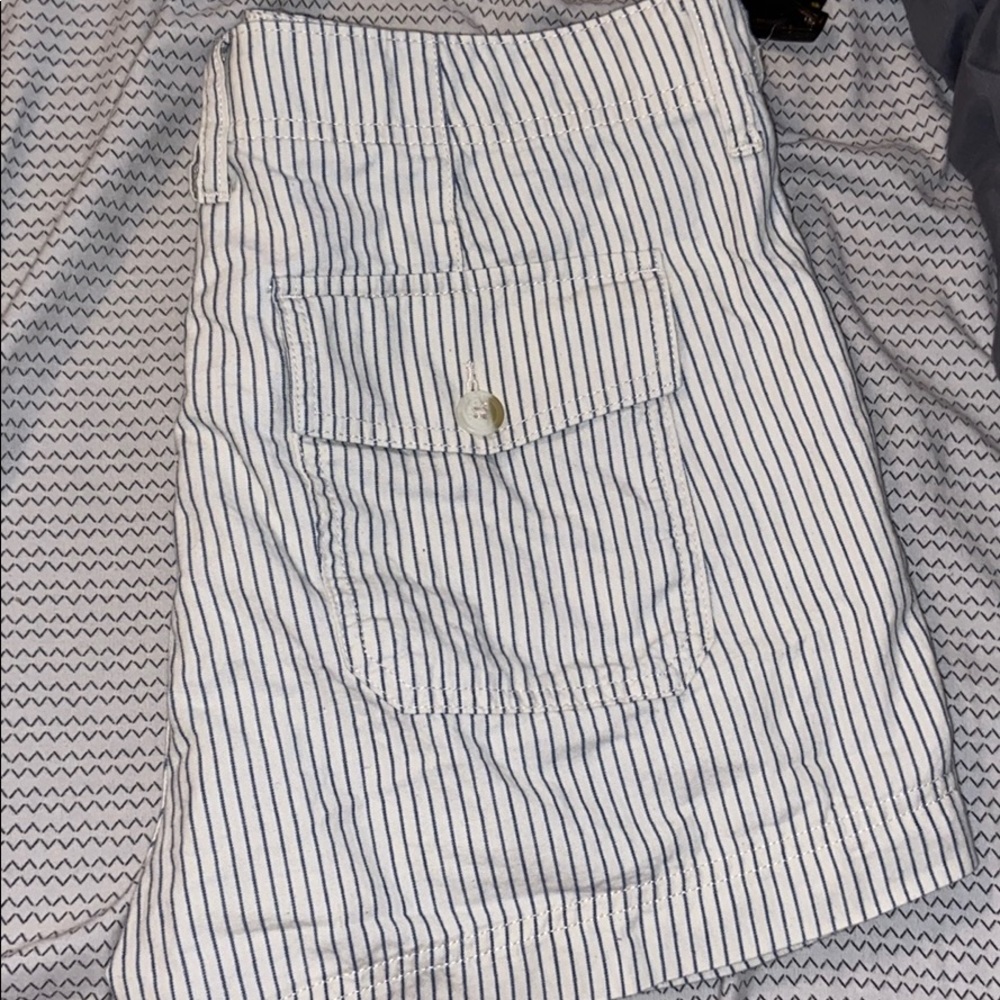 Shorts - Picture 2 of 3
